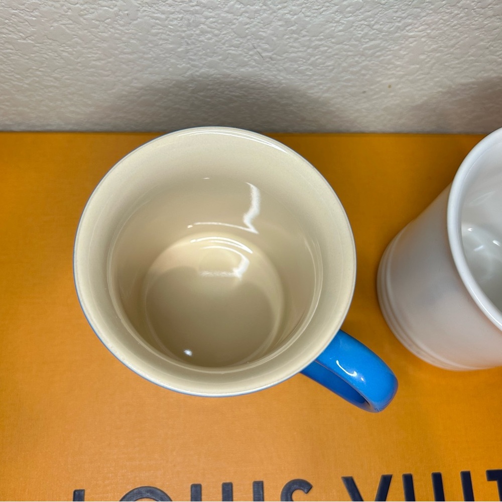 Le Creuset Classic Blue and White Mugs set - Picture 8 of 11